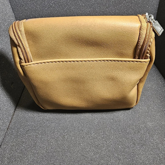 United Business First Tan Leather Toiletry Zip Up Bag 6in × 6in see pictures for - Picture 4 of 7